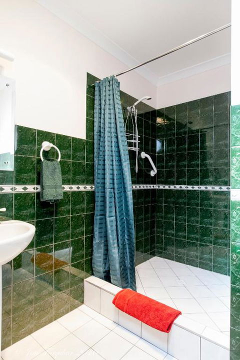 Aarn House B & B Airport Accommodation - Accommodation Fremantle 2