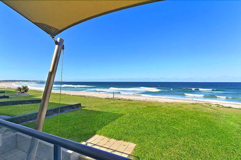 Beachfront Luxury - Accommodation Fremantle 3