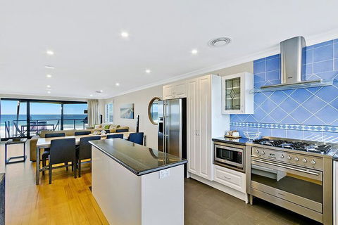 Beachfront Luxury - Accommodation Fremantle 7