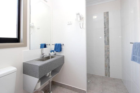 Reef Gardens Motel - Accommodation Fremantle 3