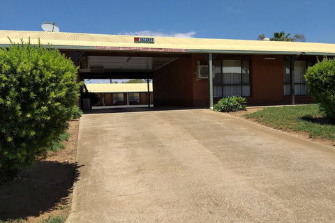 Country Mile Motor Inn - Accommodation Fremantle 1