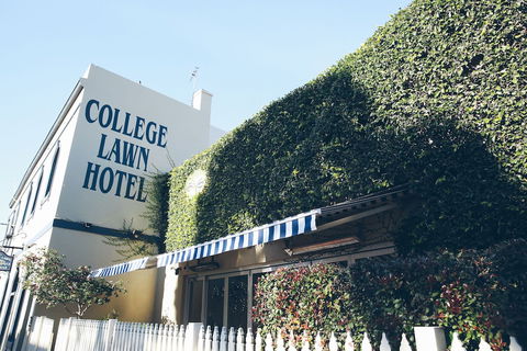 College Lawn Hotel - Hostel - Accommodation Fremantle 0
