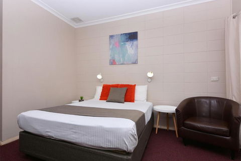 Motel Poinsettia - Accommodation Fremantle 2
