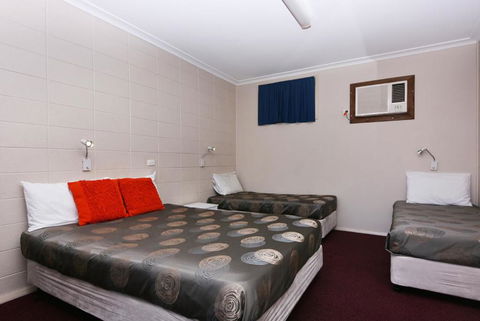 Motel Poinsettia - Accommodation Fremantle 4