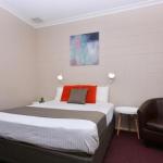 Motel Poinsettia - Accommodation Fremantle 0