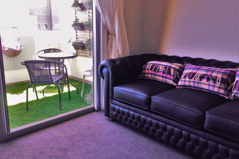 Ivy & Roses Boutique Apartments - Accommodation Fremantle 2
