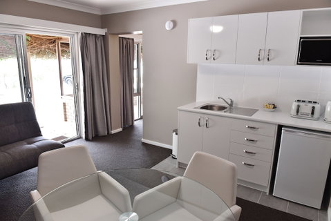 Dutchies Motel Nelson Bay - Accommodation Fremantle 4