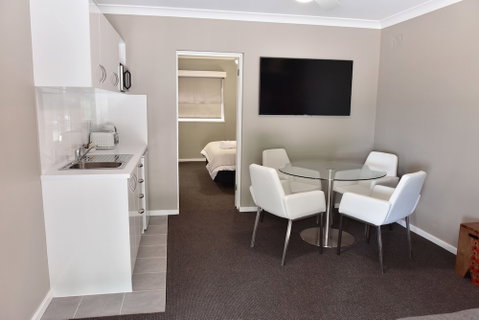 Dutchies Motel Nelson Bay - Accommodation Fremantle 2