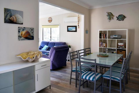 SHELLHARBOUR BEACH COTTAGE 1 Minute Walk To Beach Flags In Summer - Accommodation Fremantle 5