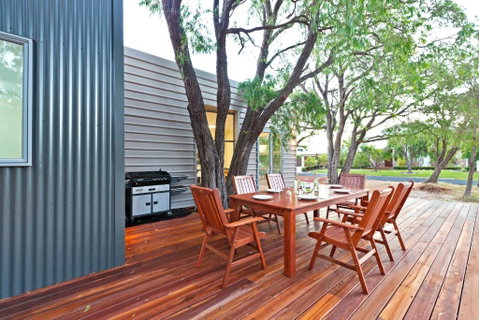 Whatmans Beach House - Accommodation Fremantle 4