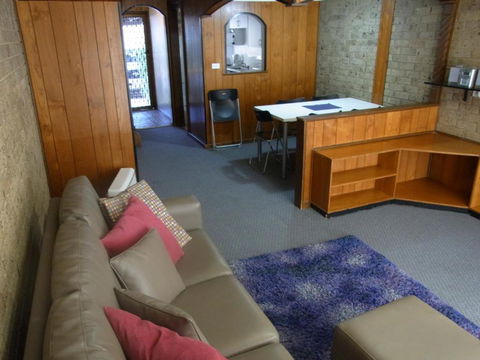 A Furnished Townhouse In Goulburn - Accommodation Fremantle 4