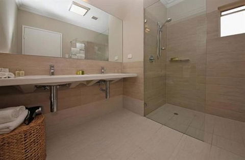 The Marina Hotel - Mindarie - Accommodation Fremantle 2