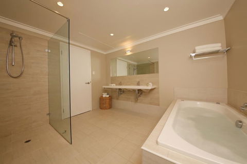 The Marina Hotel - Mindarie - Accommodation Fremantle 5