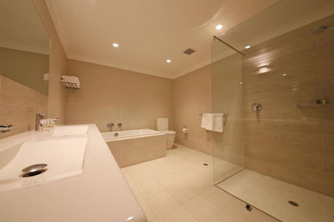The Marina Hotel - Mindarie - Accommodation Fremantle 3
