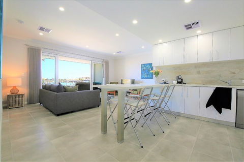 Harbour Views At Mindarie Marina - Accommodation Fremantle 4