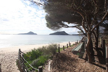 Beachfront Shoal Bay - Accommodation Fremantle 0