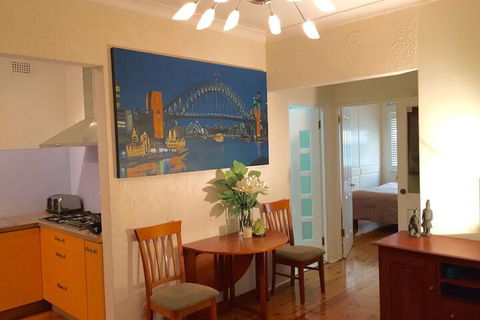 Art Deco Gem In Thriving Mascot - Accommodation Fremantle 3