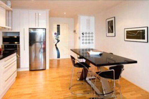 Colin St. Apartment - Accommodation Fremantle 6