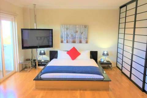 Colin St. Apartment - Accommodation Fremantle 3