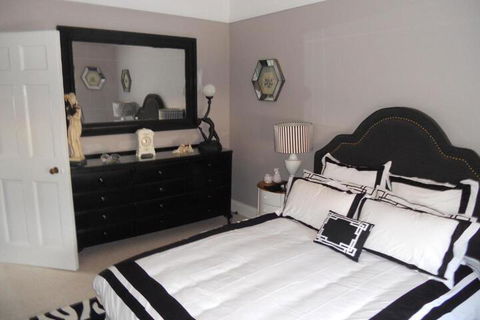 Montrose House - Accommodation Fremantle 3