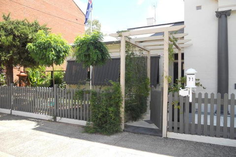 Montrose House - Accommodation Fremantle 5
