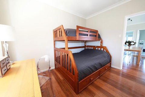 Bundeena Base Holiday Home - Accommodation Fremantle 3