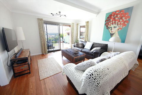 Bundeena Base Holiday Home - Accommodation Fremantle 4