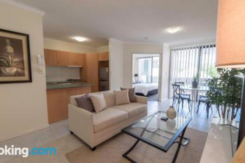 Springhill With Pool - Accommodation Fremantle 3