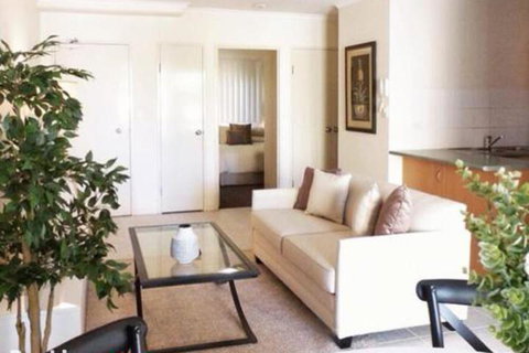 Springhill With Pool - Accommodation Fremantle 5
