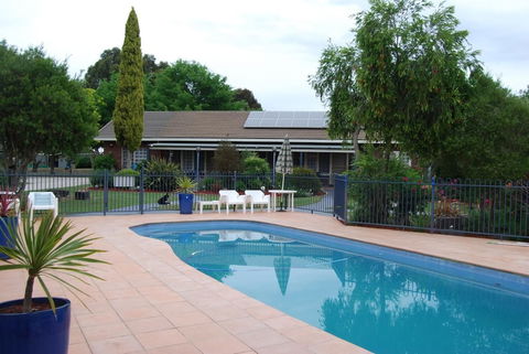 Greenvale Holiday Units - Accommodation Fremantle 6