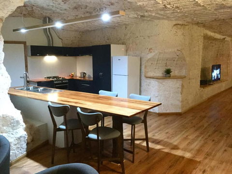 Dug Out B & B Apartments - Accommodation Fremantle 1