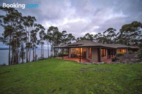 Tinderbox Cliff House - Accommodation Fremantle 5