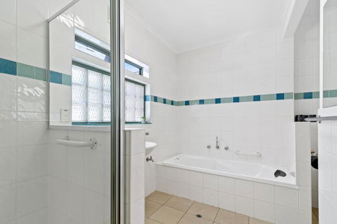 Black Dolphin Waterfront Apartment - Accommodation Fremantle 3