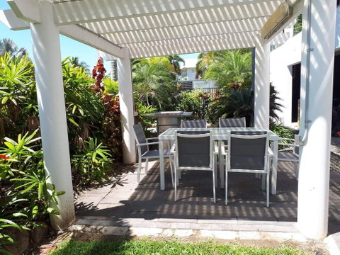 Hinchinbrook Harbour Apartments - Accommodation Fremantle 4