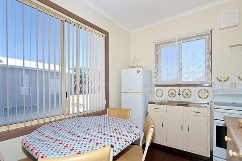 Sun & Fun - Accommodation Fremantle 6