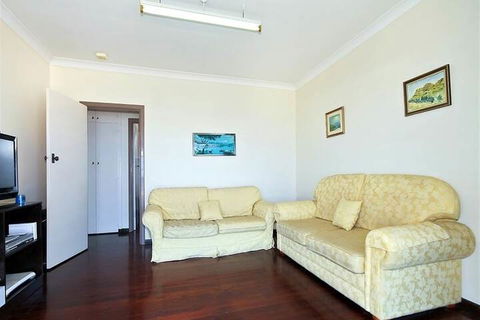 Sun & Fun - Accommodation Fremantle 4