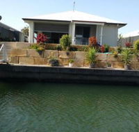 M  Ts Waterfront Bed  Breakfast