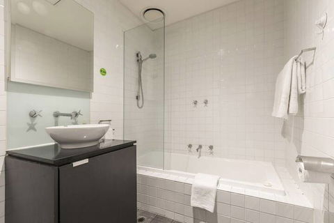 Absolute Collins - Accommodation Fremantle 3