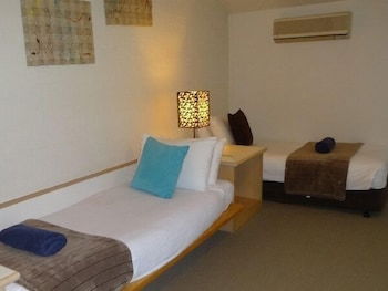 Ironbark - Deluxe Family Townhouse - Accommodation Fremantle 3