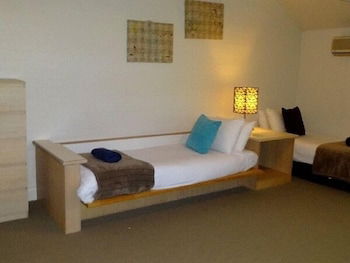 Ironbark - Deluxe Family Townhouse - Accommodation Fremantle 1