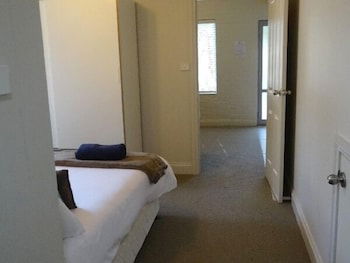 Ironbark - Deluxe Family Townhouse - Accommodation Fremantle 4