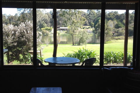 Pemberton Lake View Chalets - Accommodation Fremantle 2