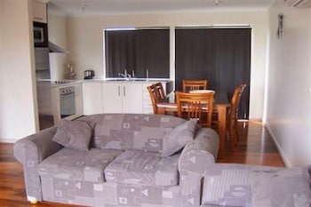 Glenaire Apartments On Frazer St - Accommodation Fremantle 4