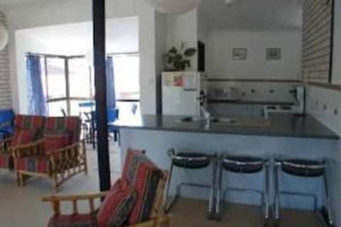 Villa Ellisa, Unit 5/10 Columbia Close - Accommodation Fremantle 2
