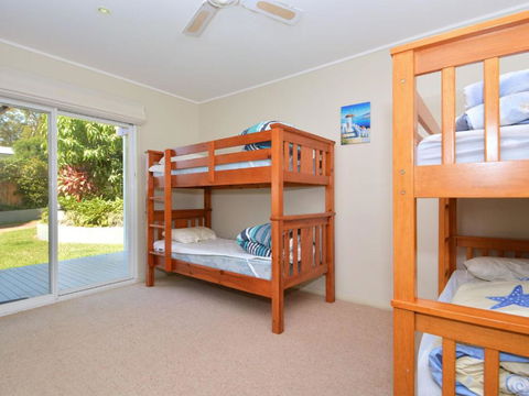 Morisset Bay Waterfront Views Lake House Looking Over Trinity Marina - Accommodation Fremantle 2