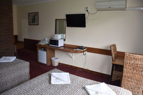 Valley Views Motel & Chalets - Accommodation Fremantle 4