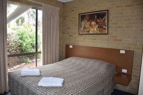 Valley Views Motel & Chalets - Accommodation Fremantle 3