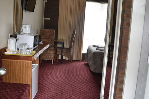 Valley Views Motel & Chalets - Accommodation Fremantle 6