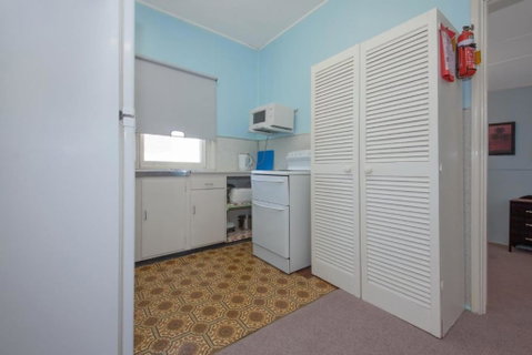 Pacific Units Unit 2 94 Magnus Street - Accommodation Fremantle 4