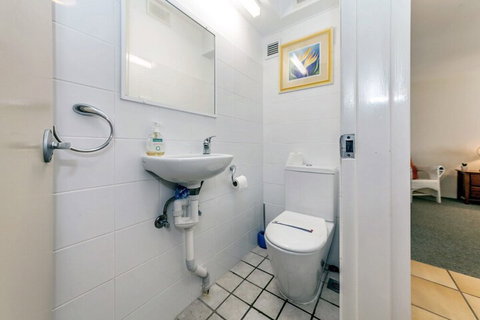 Mistral Court Unit 2 / 17 Mistral Close - Accommodation Fremantle 5